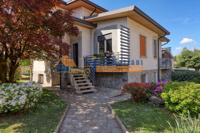 Villa in vendita a Solbiate Arno