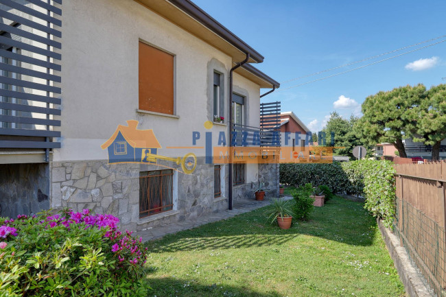 Villa in vendita a Solbiate Arno