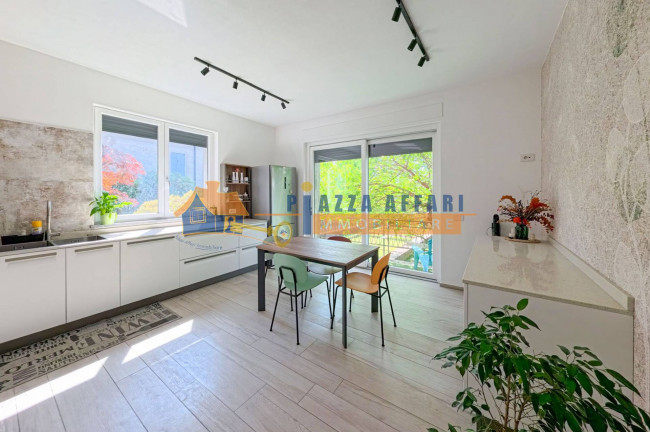 Villa in vendita a Solbiate Arno