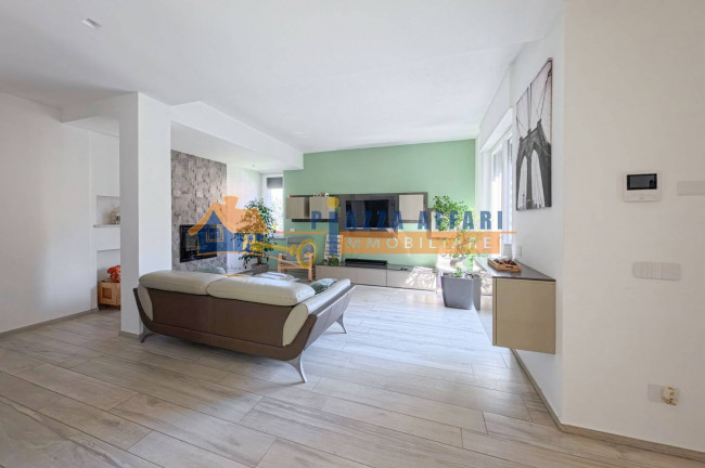 Villa in vendita a Solbiate Arno