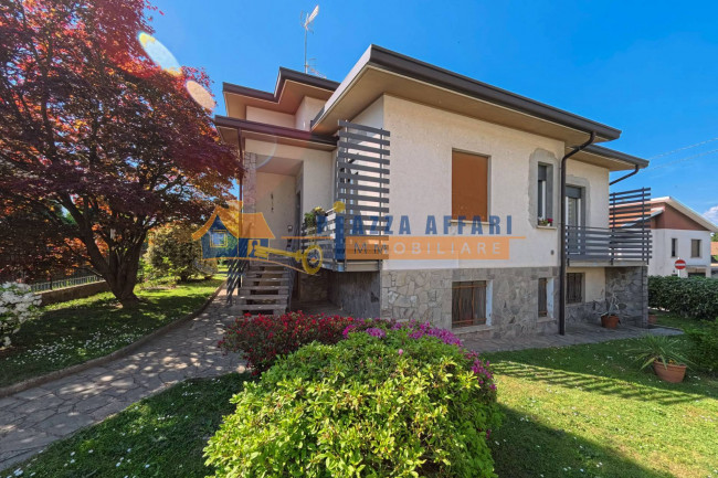 Villa in vendita a Solbiate Arno