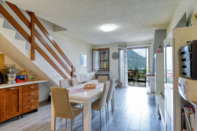 Appartamento in vendita a Lavena Ponte Tresa