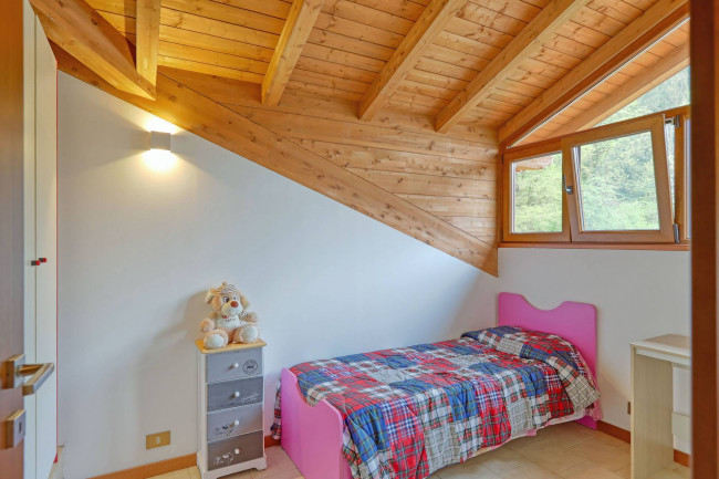 Appartamento in vendita a Lavena Ponte Tresa