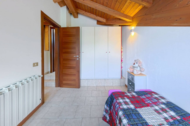 Appartamento in vendita a Lavena Ponte Tresa