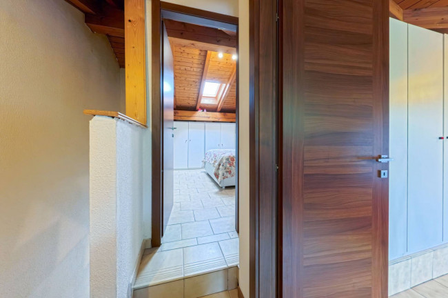 Appartamento in vendita a Lavena Ponte Tresa