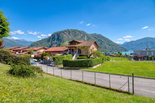 Appartamento in vendita a Lavena Ponte Tresa