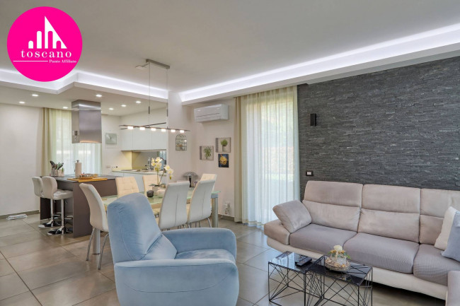 Villa Bifamigliare in vendita a Brusimpiano