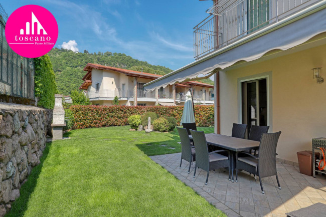 Villa Bifamigliare in vendita a Brusimpiano
