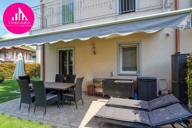 Villa Bifamigliare in vendita a Brusimpiano