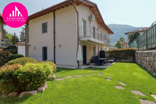 Villa Bifamigliare in vendita a Brusimpiano