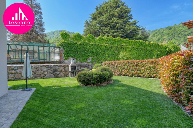 Villa Bifamigliare in vendita a Brusimpiano
