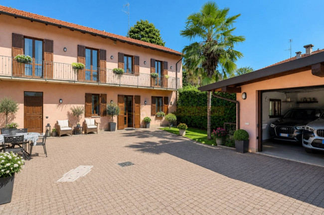 Porzione di Casa Terra / Cielo in vendita a Carnago