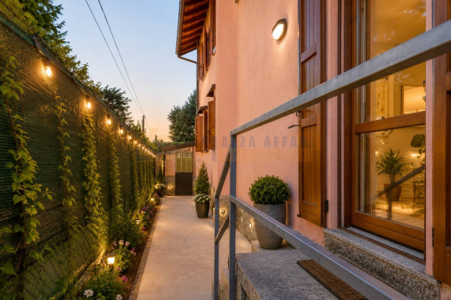 Porzione di Casa Terra / Cielo in vendita a Carnago