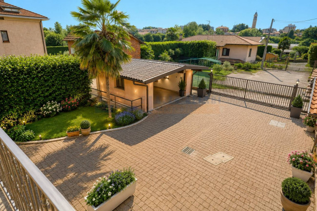 Porzione di Casa Terra / Cielo in vendita a Carnago