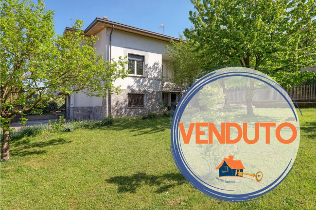 Villa in vendita a Solbiate Arno