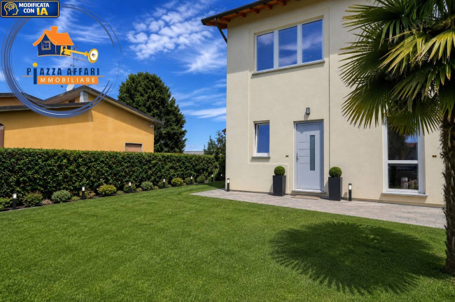 Porzione di Casa Terra / Cielo in vendita a Carnago