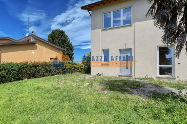 Porzione di Casa Terra / Cielo in vendita a Carnago