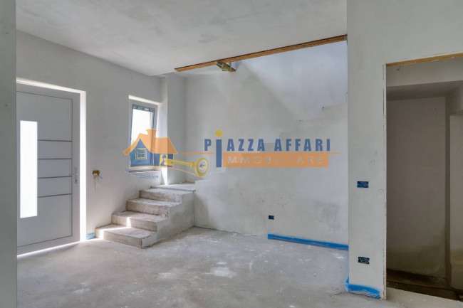 Porzione di Casa Terra / Cielo in vendita a Carnago