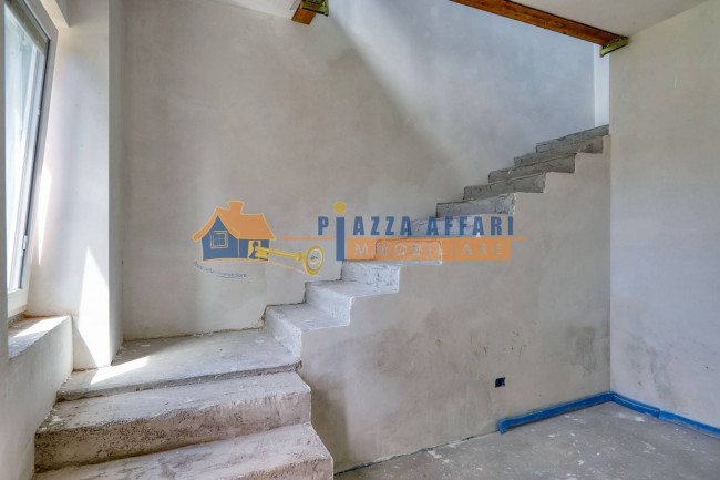 Porzione di Casa Terra / Cielo in vendita a Carnago