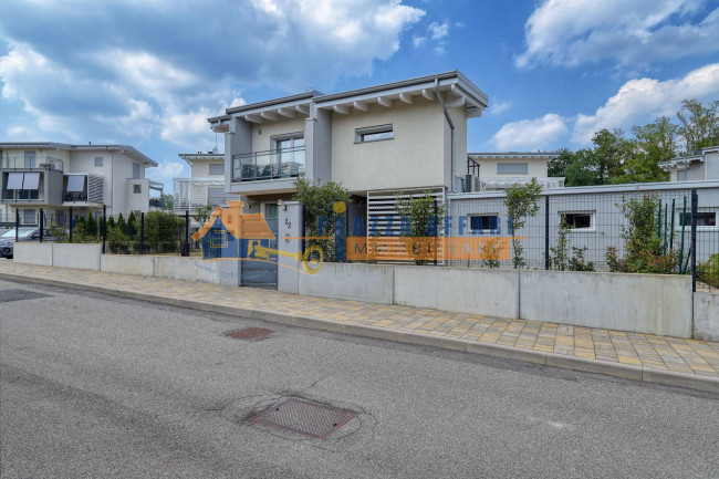 Villa in vendita a Solbiate Arno