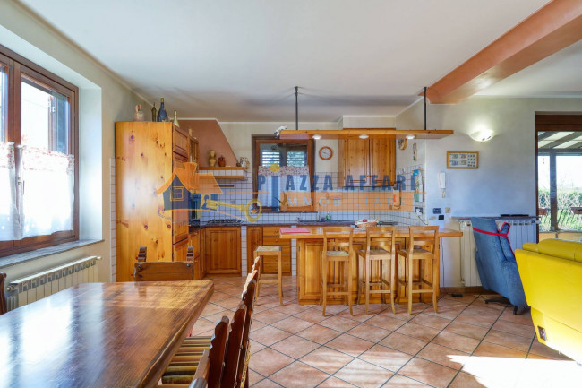 Villa in vendita a Cavaria con Premezzo