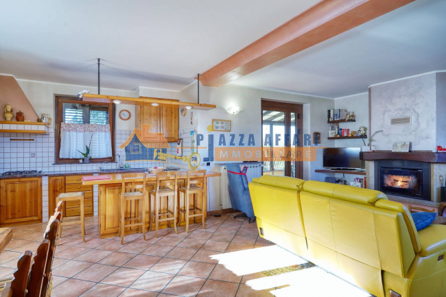 Villa in vendita a Cavaria con Premezzo