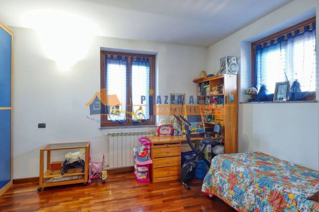 Villa in vendita a Cavaria con Premezzo