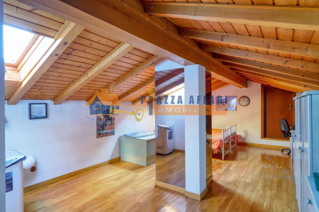 Villa in vendita a Cavaria con Premezzo