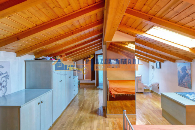 Villa in vendita a Cavaria con Premezzo