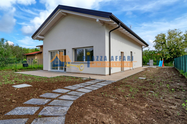 Villa in vendita a Vergiate