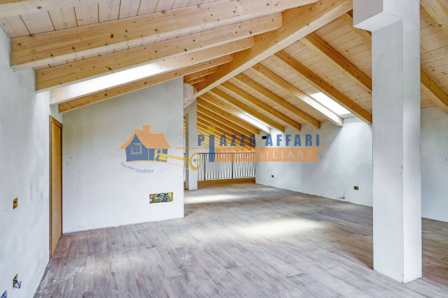 Villa in vendita a Vergiate