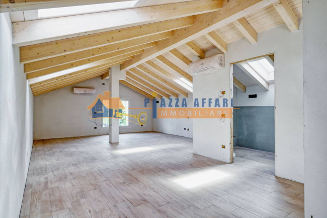 Villa in vendita a Vergiate