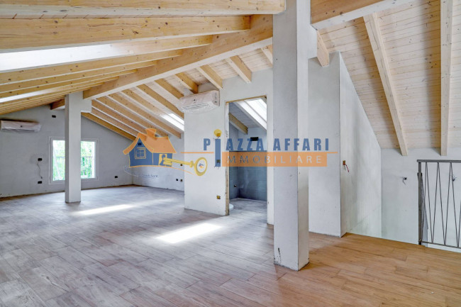 Villa in vendita a Vergiate