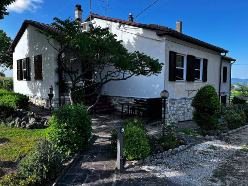 Casa singola in Vendita a Sassoferrato