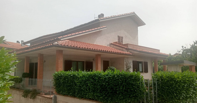 Villa in Vendita a Fabriano