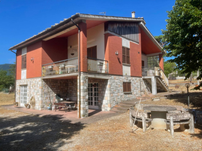 Casa singola in Vendita a Sassoferrato