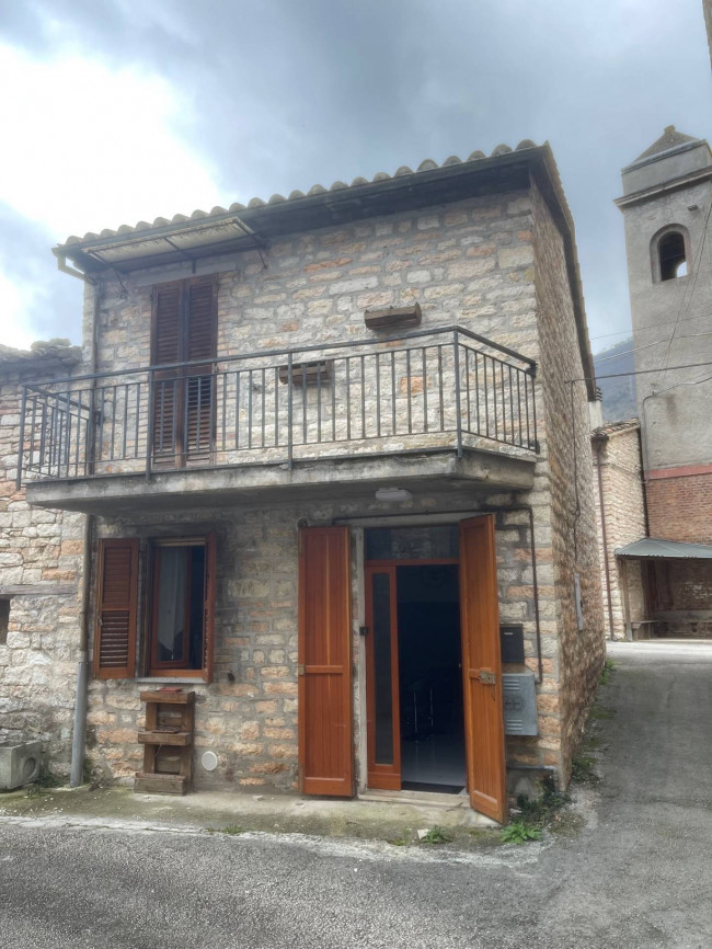 Villette a schiera in Vendita a Genga