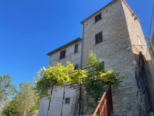 Casa singola in Vendita a Fabriano