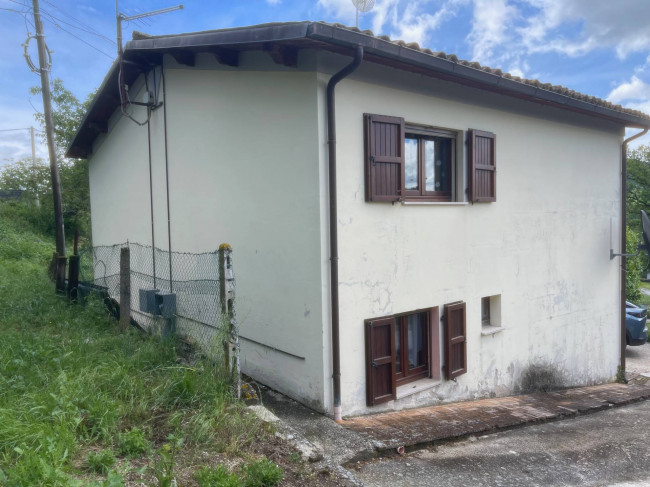 Villette a schiera in Vendita a Sassoferrato