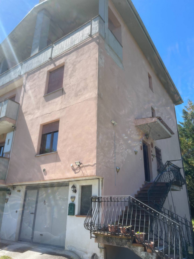 Villette a schiera in Vendita a Genga