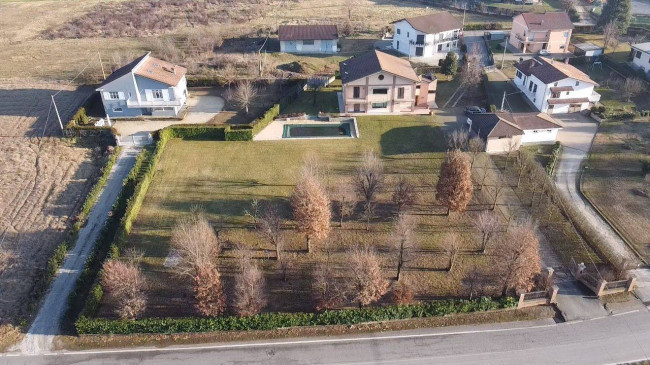 Villa Unifamiliare in vendita a Bra