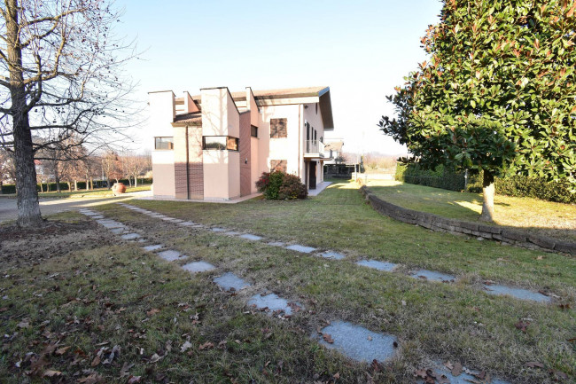 Villa Unifamiliare in vendita a Bra