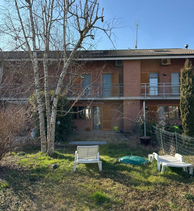 Villetta a Schiera in vendita a Isolabella