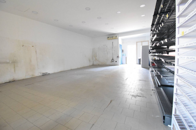 Locale commerciale in affitto/vendita a Settimo Torinese