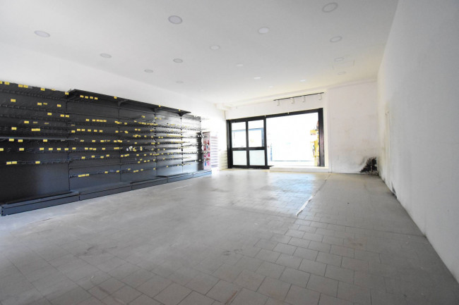 Locale commerciale in affitto/vendita a Settimo Torinese