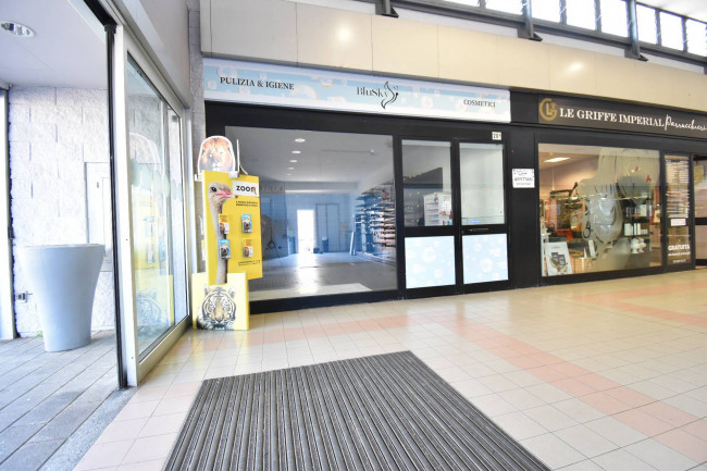 Locale commerciale in affitto/vendita a Settimo Torinese