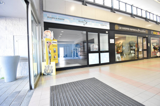 Locale commerciale in affitto/vendita a Settimo Torinese