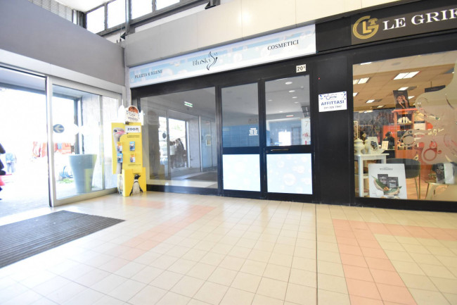 Locale commerciale in affitto/vendita a Settimo Torinese