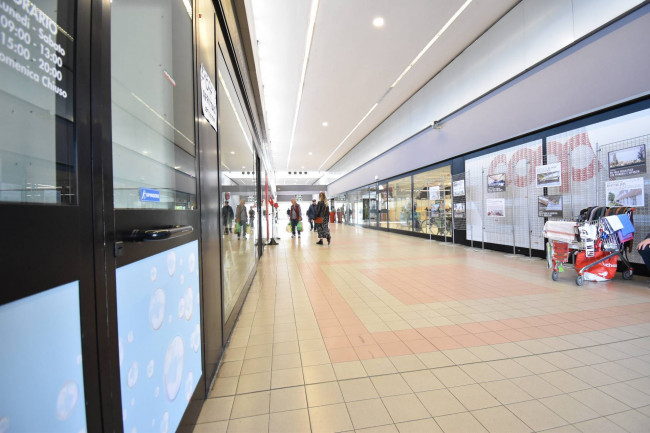 Locale commerciale in affitto/vendita a Settimo Torinese