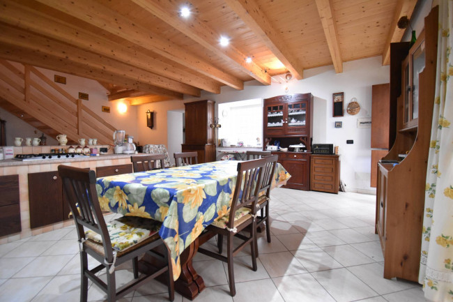 Stabile in vendita a Chiomonte